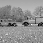 fwv-feuerwehrverein-lenzburg-rolls-royce-und-tanker-gegenüber-auf-wiese3